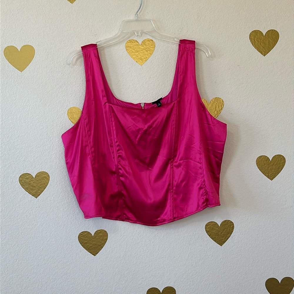 Hot pink size 4 torrid top with the boning and zip up back EUC